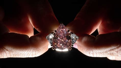 Le Diamant Rose Géant Fortune Pink Adjugé Plus De 286 Millions D