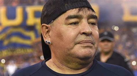 Die argentinische fußballlegende starb im alter von 60 jahren. Sprecher bestätigt: Diego Maradona (60) starb an ...