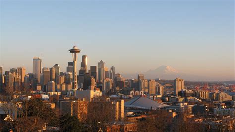Seattle And Mount Rainier In February Mount Rainier Seattle Skyline