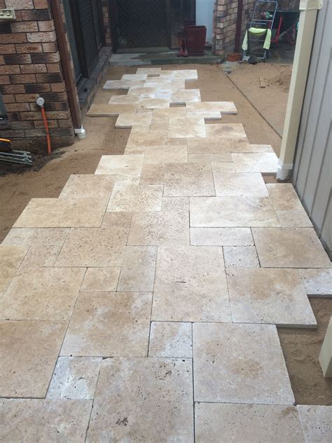 Laying French Pattern Travertine French Country Bathroom Flooring