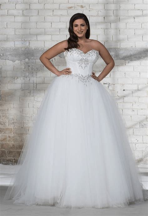 Ball gown wedding dresses seem to be a more and more popular pick in the last period. Corset Beaded Bodice With Tulle Ball Gown Skirt Wedding ...