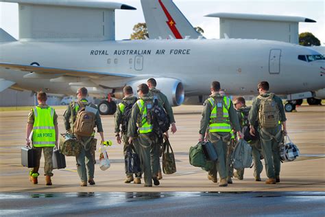 Australian Air Force Bans The Word ‘airmen Says It Will Use Gender