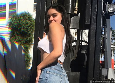 Ariel Winter Flaunts Underboob In Ripped Crop Top See Pics