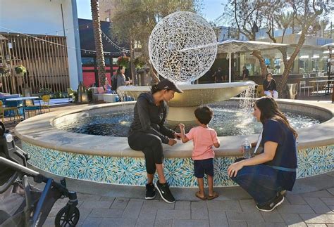Amid Retail Apocalypse New 200m Shopping Center Opens In Long Beach