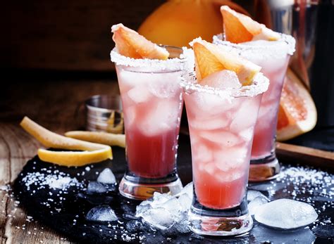31 Old Fashioned Cocktails Everyone Should Order At Least Once