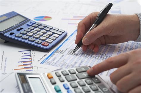 Перевод слова finance, американское и британское произношение, транскрипция, словосочетания, однокоренные слова, примеры использования. 5 Ideas How to Improve Personal Finances