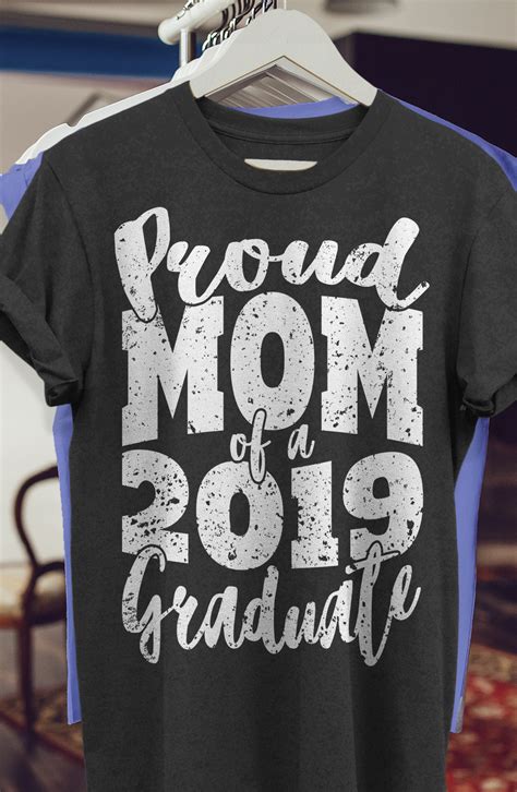 Graduate copper global pandemic funny graduation card. Cool Gifts for Women - Proud Mom Of a 2019 Graduate T ...
