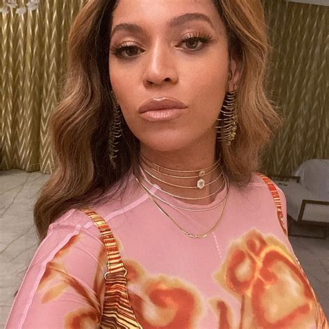 Beyonce Knowles Showed Off A Seductive Look In Pink Style Photos The Fappening