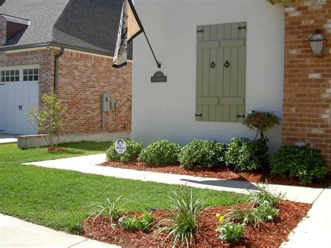 10 Attractive Landscaping Ideas For Small Areas 2022