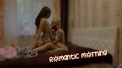 русская любительская пара занимается романтическим сексом с минетом и