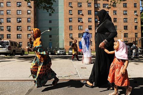 Survey 1 In 4 Muslim Women In New York Say They Ve Been Pushed On A Subway Platform While