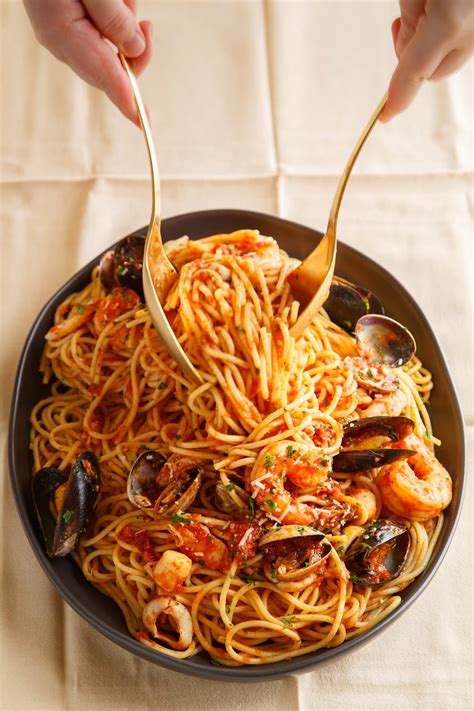 Add pasta to the saucepan, stirring to coat with pomodoro sauce. Fancy Seafood Marinara Pasta, A Delicious and Easy Recipe