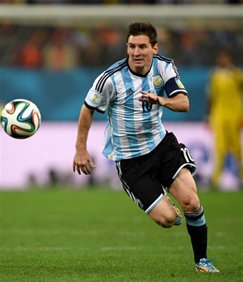 1 6 3 22 10 3 1 4 10. Lionel Messi Height Weight Body Measurements | Celebrity Stats