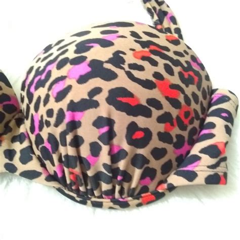 Xhilaration Swim Underwire Bathing Suit Bikini Top Cheetah Swimwear