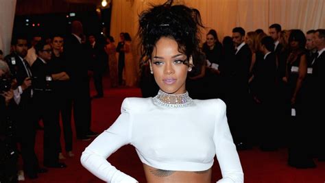 Rihanna Könnte Das Neue Bond Girl Werden Klaut Sie Cara Delevingne