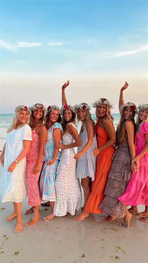 Beach Girls Beach Outfit Beach Dress Bff Photo Ideas Pose Inspo Beach Sunset Beach Picnic Vsco