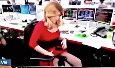 tv reporter left red faced when camera catches her in awkward position life life and style