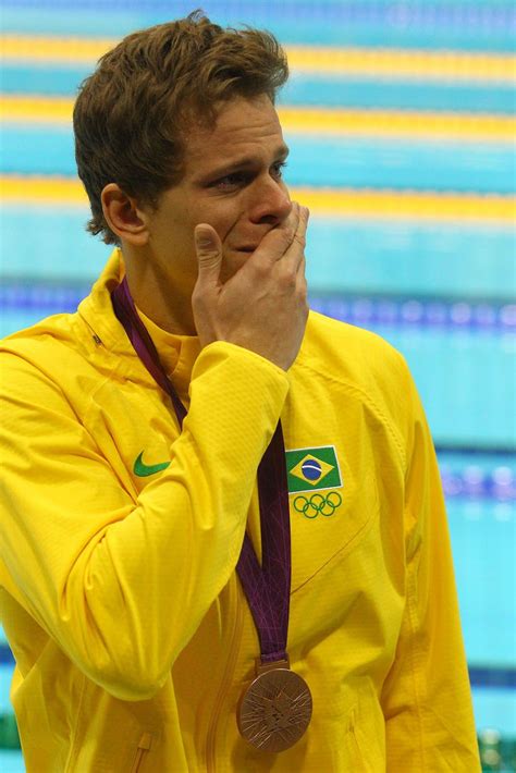 Foi o primeiro — e ainda único — nadador brasileiro a ser campeão olímpico. César Cielo - Nadador | Homens brasileiros, Homens