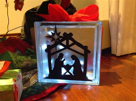 Decorative glass blocks for any season. Plum Jam : diy lighted glass block {christmas decoration}