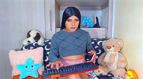 seductivegorgeousmistress naked stripping on cam for live sex video chat free trans and