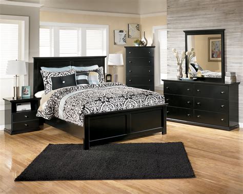 Basic sets typically feature four components: HomeOfficeDecoration | Black gloss mirrored bedroom furniture