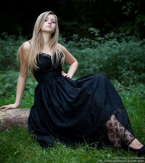 Xenia Semiokhina Mulheres Modelo Ucraniano Sorrindo Nevando Neve