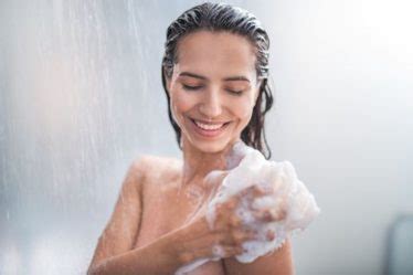 Reasons To Take A Cold Water Bath Beauty Tips Salon