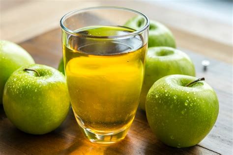 Free Photo Fresh Organic Green Apple Juice