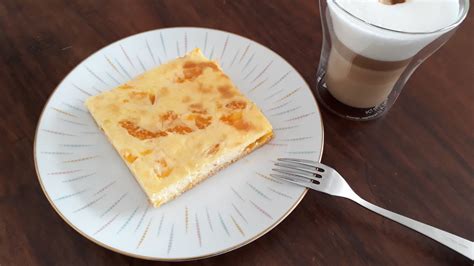 Für den mürbeteig butter mit zucker und vanillezucker vermischen, die eier hinzugeben. Mandarinen-Schmand-Kuchen vom Blech: Rezept und Tipps ...