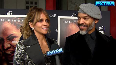 Halle Berry Bf Van Hunt Gush Over Each Other At Bruised Premiere Youtube