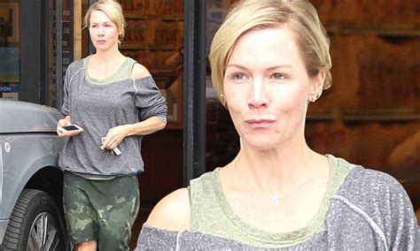 Jennie Garth Shows Youthful Complexion As She Steps Out Wearing In LA