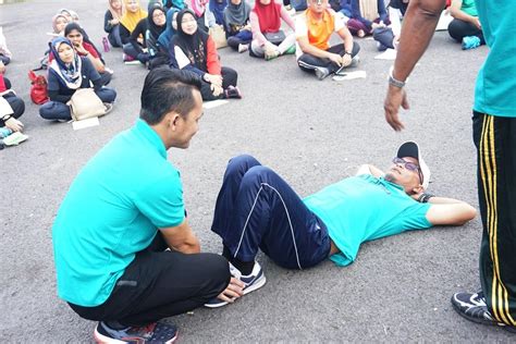 Calon hendaklah warganegara malaysia berusia tidak kurang daripada 18 tahun anak kelahiran melaka diperlawa untuk memohon. PROGRAM UJIAN FIZIKAL DAN UJIAN BERTULIS BAGI JAWATAN BARU ...