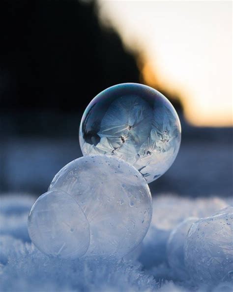 Elegant Photographs Capture The Beauty Of Frozen Bubbles
