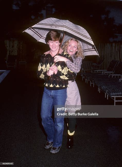 Actor Eric Scott And Wife Karey Louis Pose For An Exclusive Photo News Photo Getty Images
