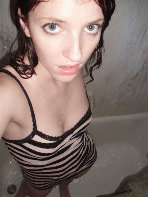 Cute Teen Naked Selfies Nude Amateur Pics Cute Teen Girlfriend