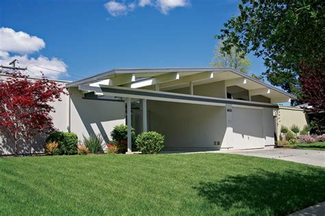 Quintessentially Eichler Modern Aesthetic One Story Wood And Glass