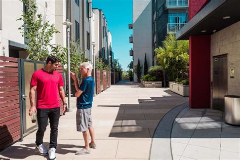 James richard garoppolo (born november 2, 1991) is an american football quarterback for the san francisco 49ers of the national football league (nfl). Jimmy Garoppolo family - him and his father | Jimmy, 49ers ...