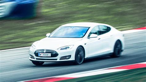 Ludicrous New Tesla Model S P85d Does 0 60mph In 28 Secs Top Gear