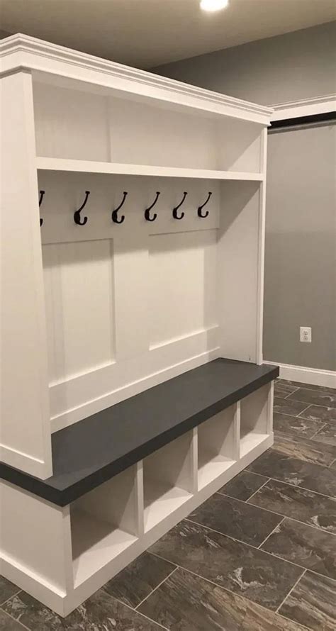 40 Smart Mudroom Ideas To Enhance Your Home 15 ~ Irma In 2020 Entry Way Lockers Mud Room
