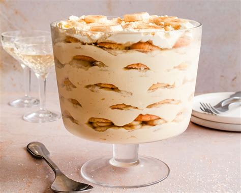 This Easy No Bake Banana Pudding Is The Perfect Potluck Dessert