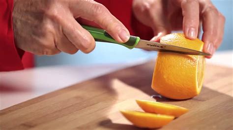 Pass up oranges with obvious bruises or soft spots. How to cut an Orange-Healthy Eating advice from Herbalife ...