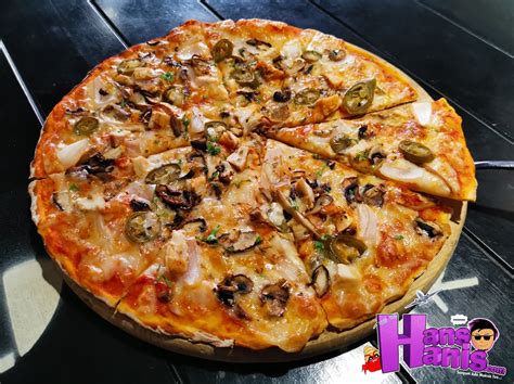 Nikmati Pelbagai Jenis Pizza Menarik Di Naked Restaurant Bar Kuala Lumpur