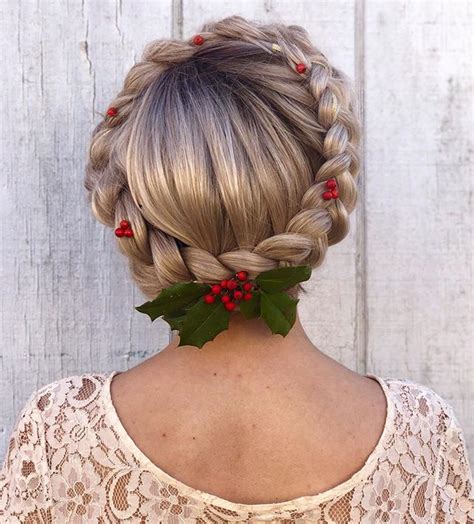 ᴀʟᴇxᴀɴᴅʀᴀ ᴡɪʟsᴏɴʀʜᴏᴅᴇ ɪsʟᴀɴᴅ on Instagram Braided Hair Wreath