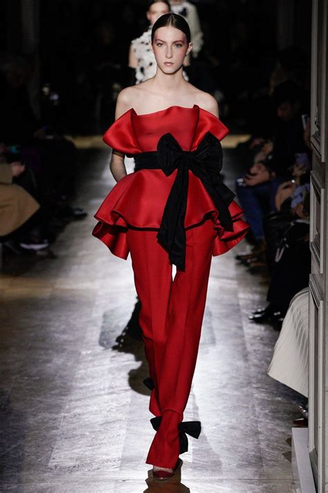 valentino spring 2020 couture collection vogue couture fashion fashion haute couture fashion