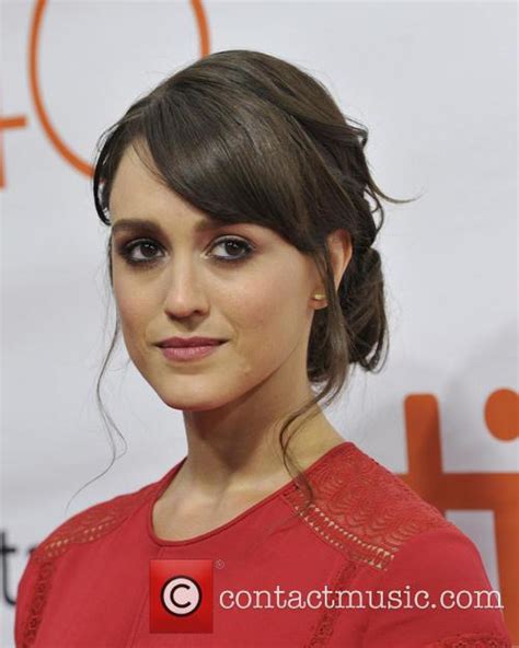 washington s spies star heather lind accuses former president george h w bush of sexual