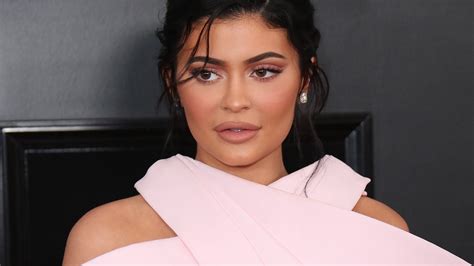 Kylie Jenner Cant Say She Became Billionaire By Herself Inside Edition