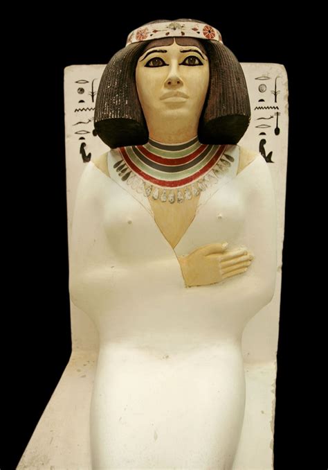 statue of princess nofret cléopâtre egypte ancienne Égypte