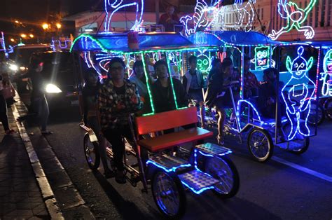 The original bike taxi is the first illinois business that specializes in transporting cyclists and their bicycles. Cargo in indonesia: Crazy bicycles