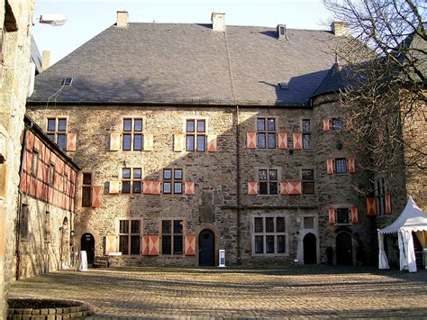 Wer schon immer in einem haus voller historischem charme leben. Datei:Hattingen Blankenstein - Haus Kemnade 09 ies.jpg ...