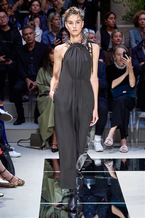 Giorgio Armani Spring 2020 Ready To Wear Fashion Show Collection See